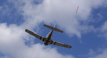 fly_in_fun021002.jpg